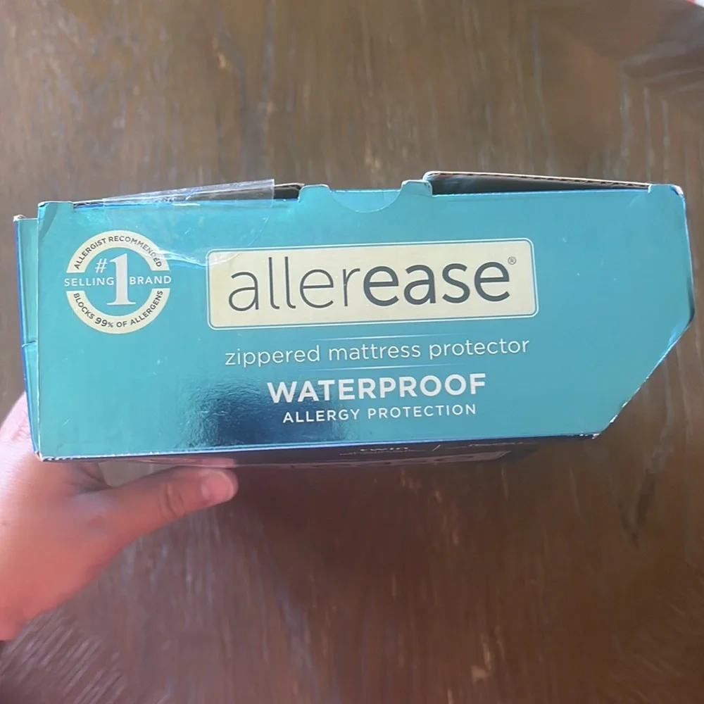 Brand New! Allerease zippered mattress protector